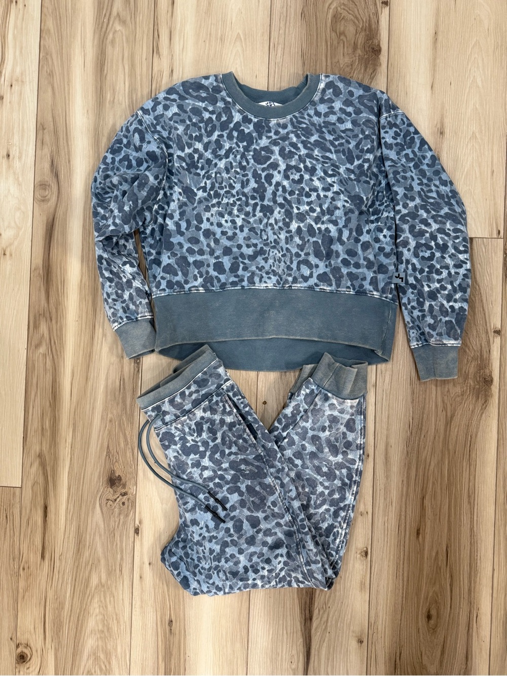 JoyLab Blue Leopard-Print set- Sweatshirt & Joggers